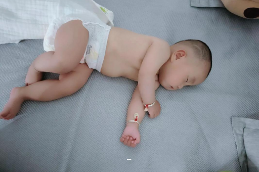 泗洪宝宝肠胀气的症状